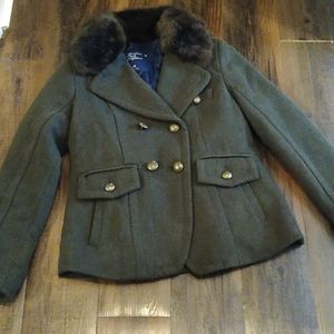 American Eagle Outfitters Olive Green Coat with Faux fur collar Size medium